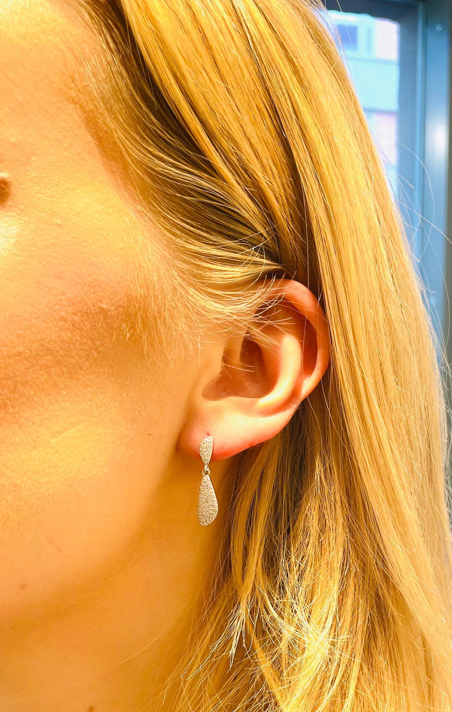 Small leaf earring